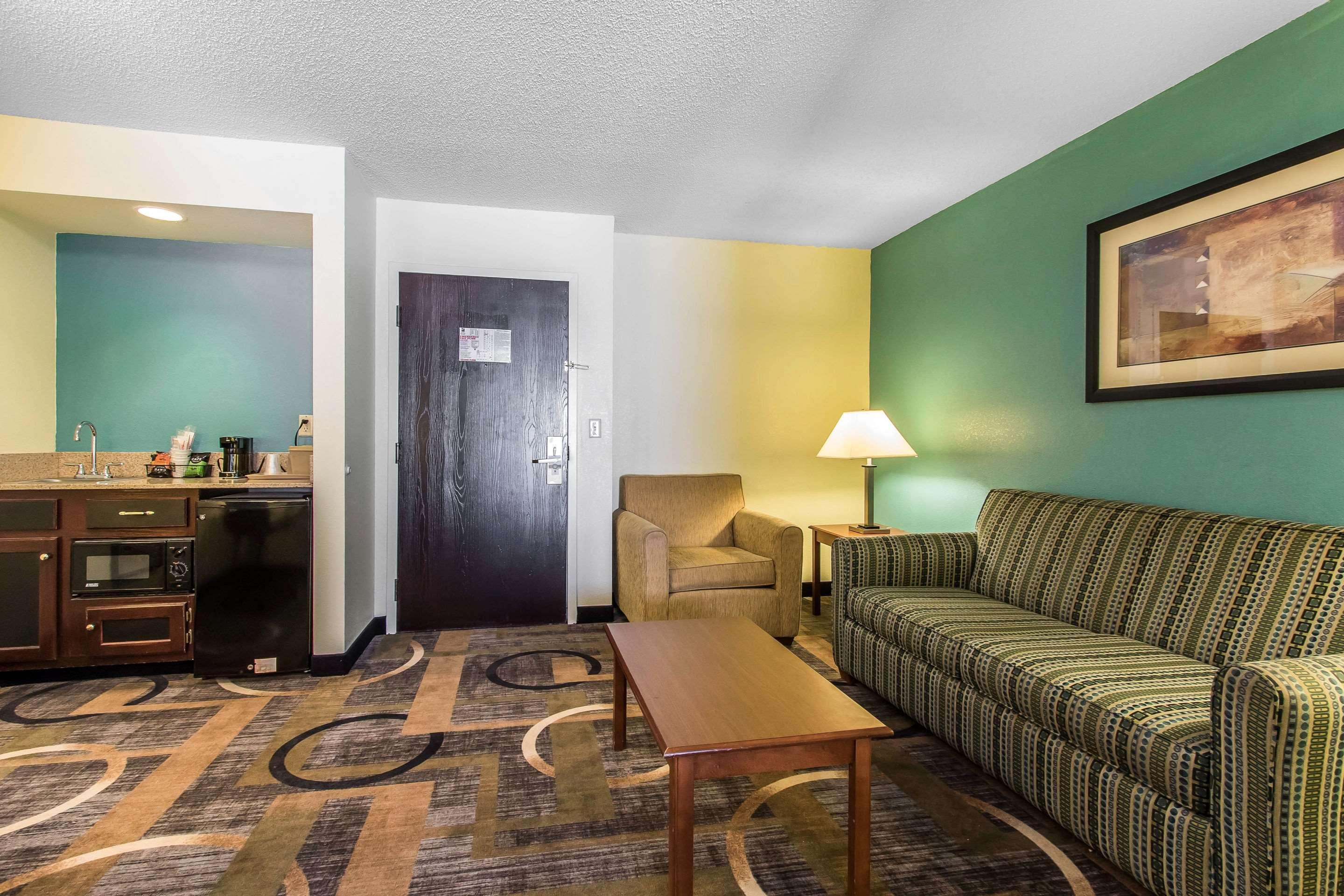 Quality Inn & Suites Memphis East Exterior foto
